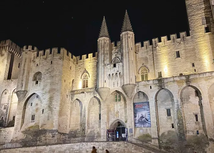 Loca-moulins Nyaraló *